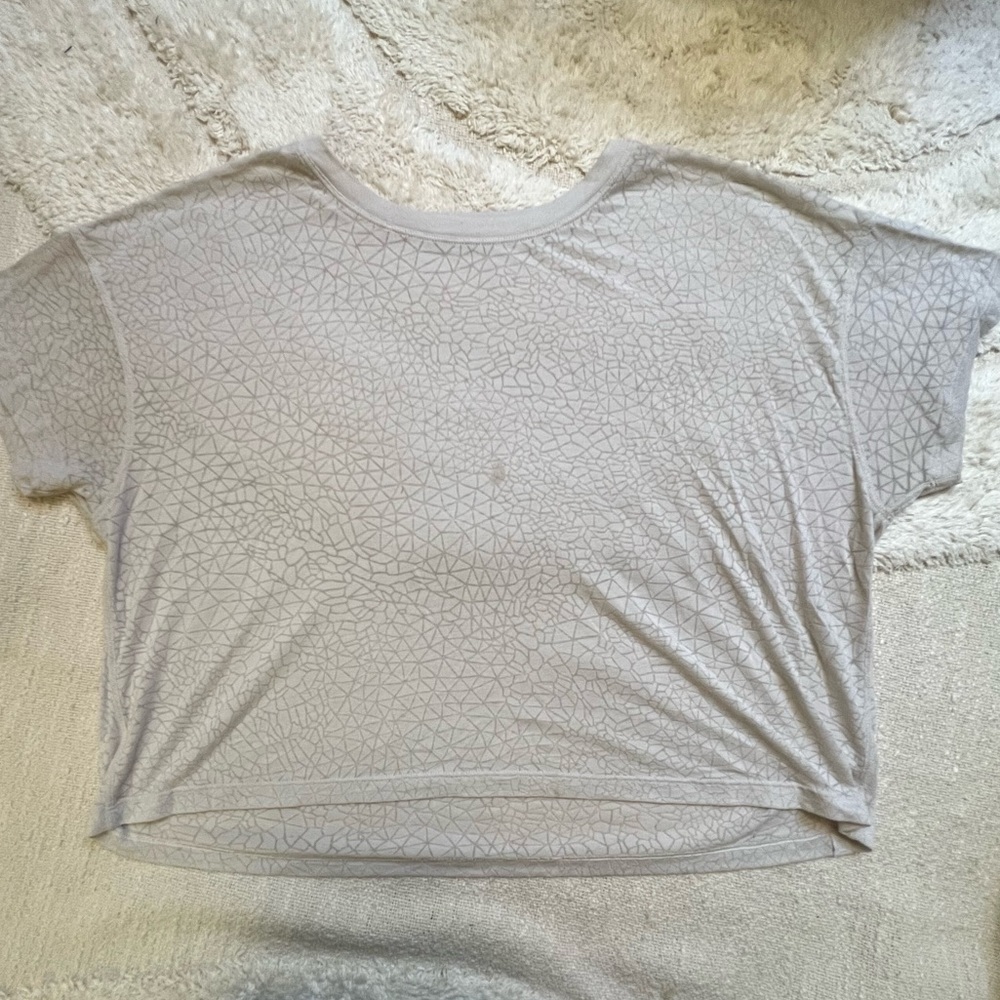 Lululemon size 6 t-shirt